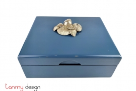 Blue  lacquer box attached with shellfish 22x27xH9 cm